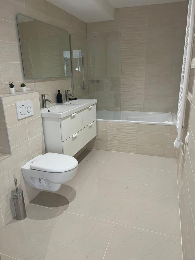 App 1 Centre , 6 Personnes Apartment